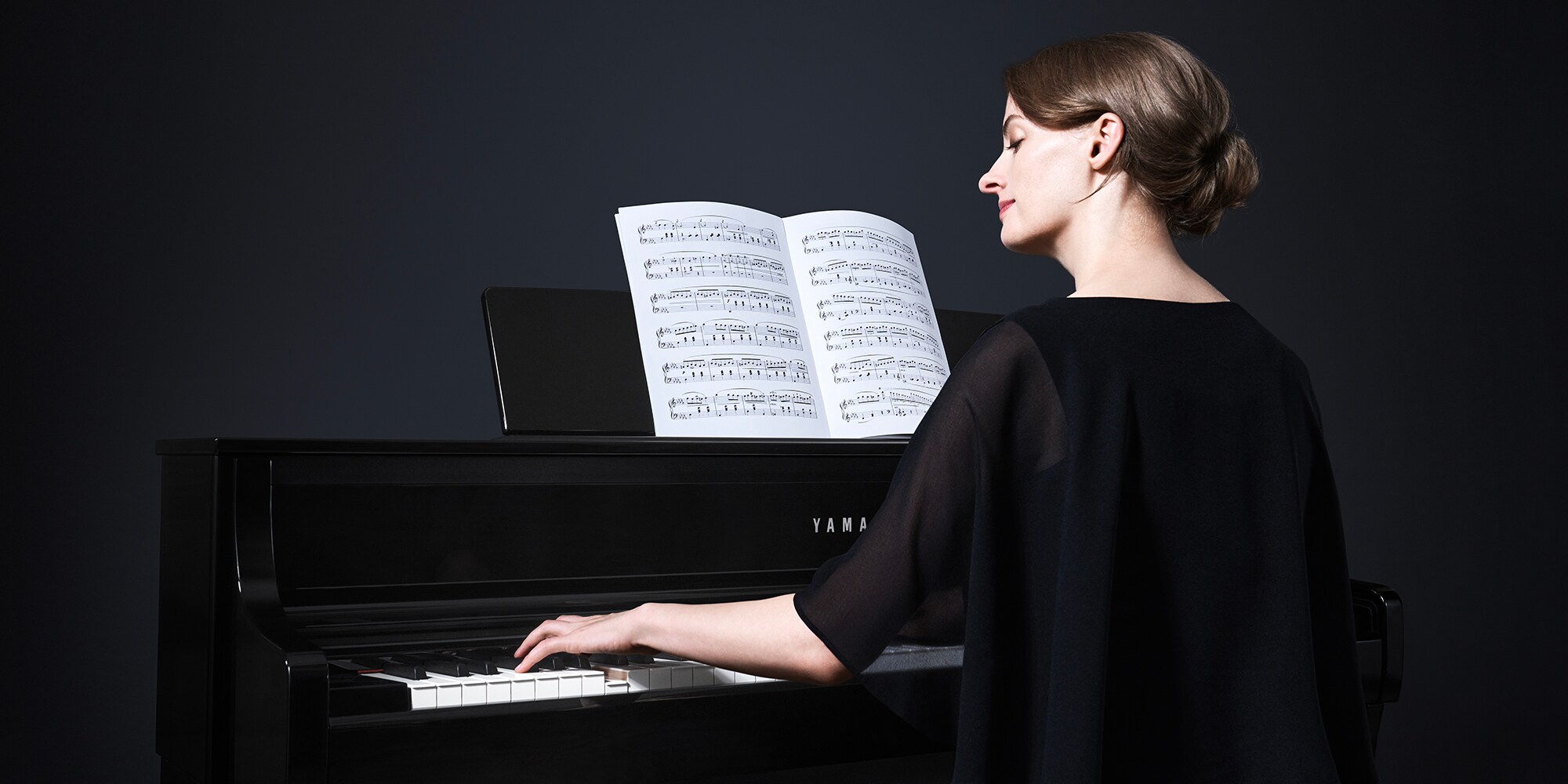 CLP-800 Series - Overview - Clavinova - Products - Pianos